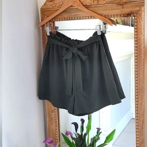 NWT AUTUMN SUNSET Olive Green Highwasted Paper Bag Shorts
